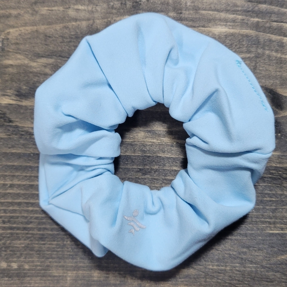 Softlyzero™ Plush Solid Pleated Scrunchie